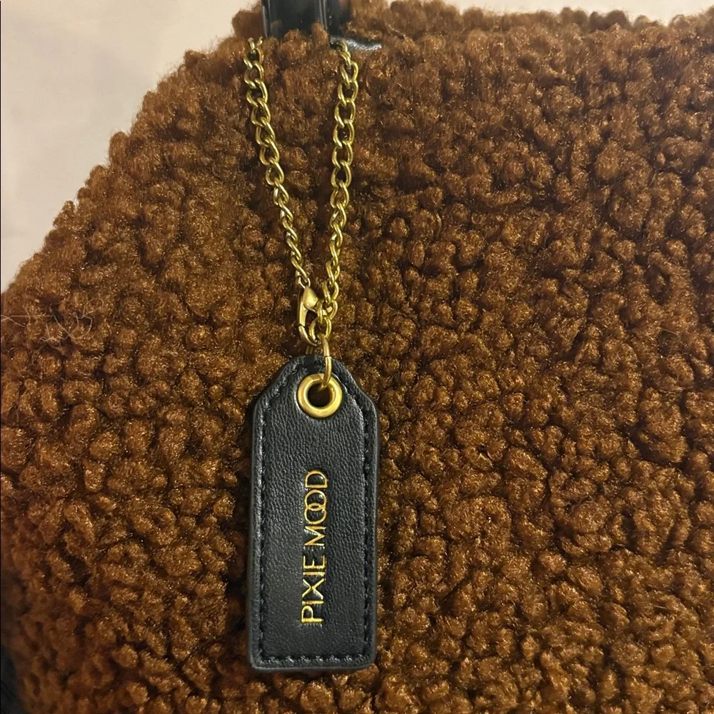 NWT PIXIE MOOD - Small Dumpling Tote in Dark Brown Shearling - Picture 4 of 15